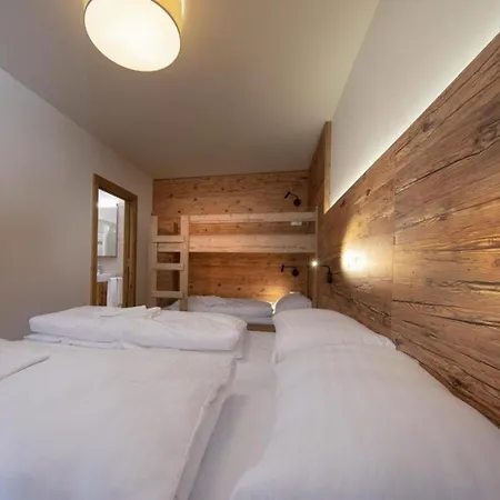 Nyaraló Edelweisshaus 9 *